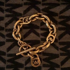 Micheal Kors Gold toggle bracelet
